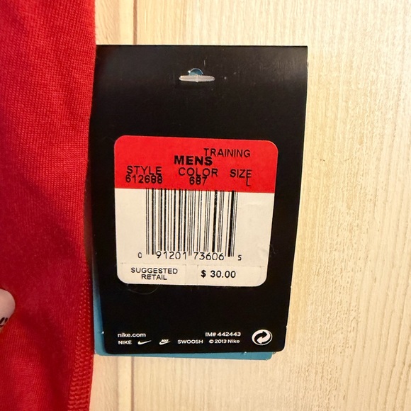 Nike Red 'Legend Status' Short Sleeve Tee - Picture 2 of 2